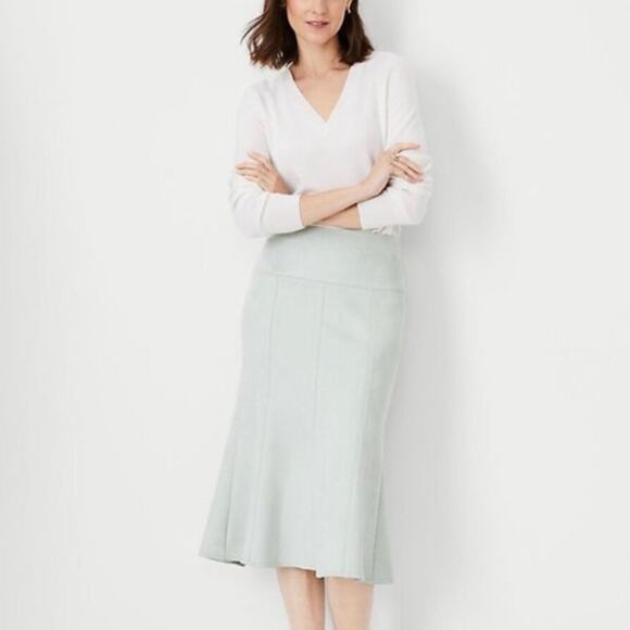Ann Taylor Green Faux Suede Midi Skirt Sz 10 - Picture 1 of 10